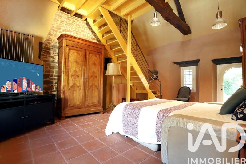 Maison - 218 m² - 8 pièces