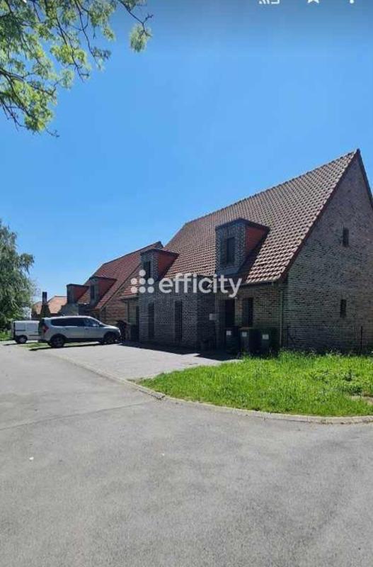 Maison - 954 m² - 40 pièces