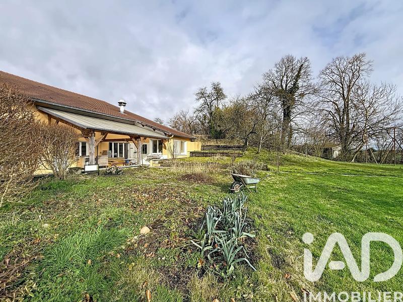Maison - 382 m² - 5 pièces