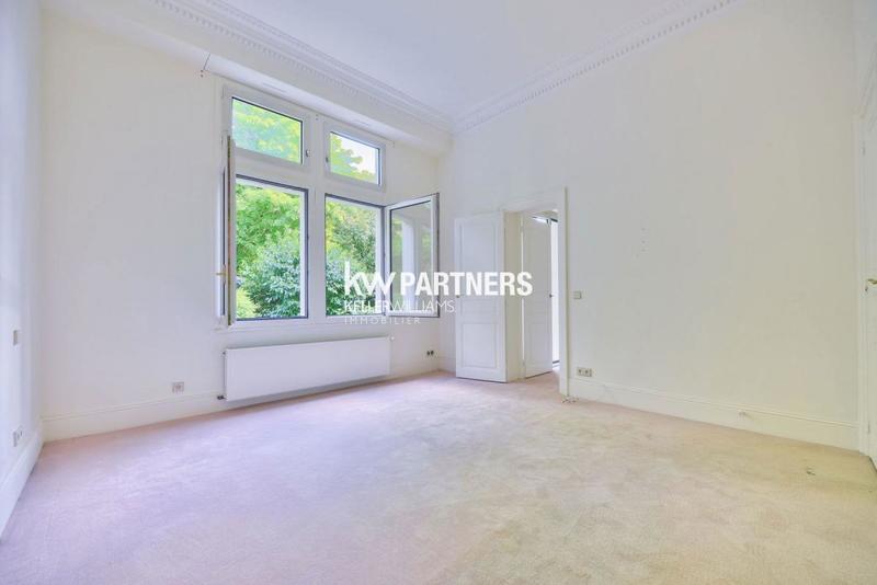 Appartement - 246 m² - 7 pièces