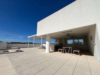 Appartement - 99 m² - 4 pièces