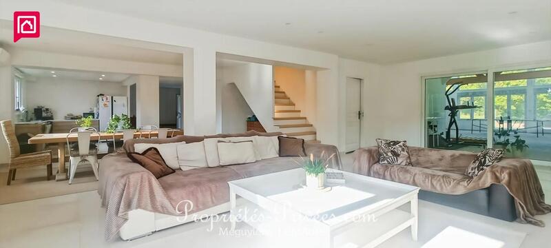 Maison - 421 m² - 10 pièces