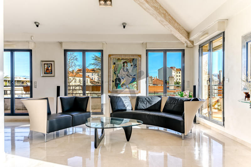 Appartement - 121 m² - 3 pièces