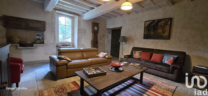 Maison - 261 m² - 6 pièces