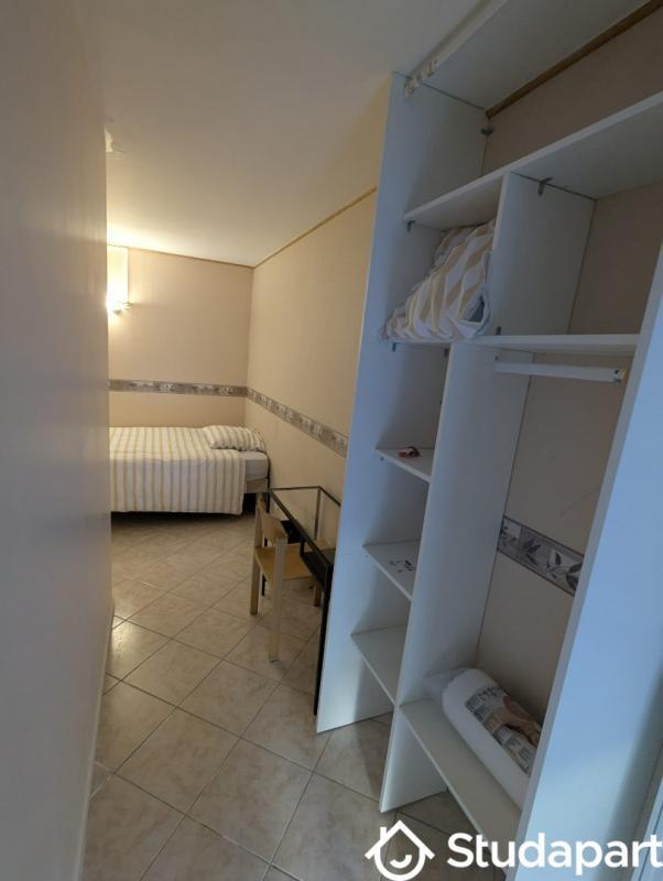 Chambre - 9 m² - 1 pièce