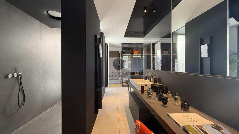 Maison - 282 m² - 7 pièces