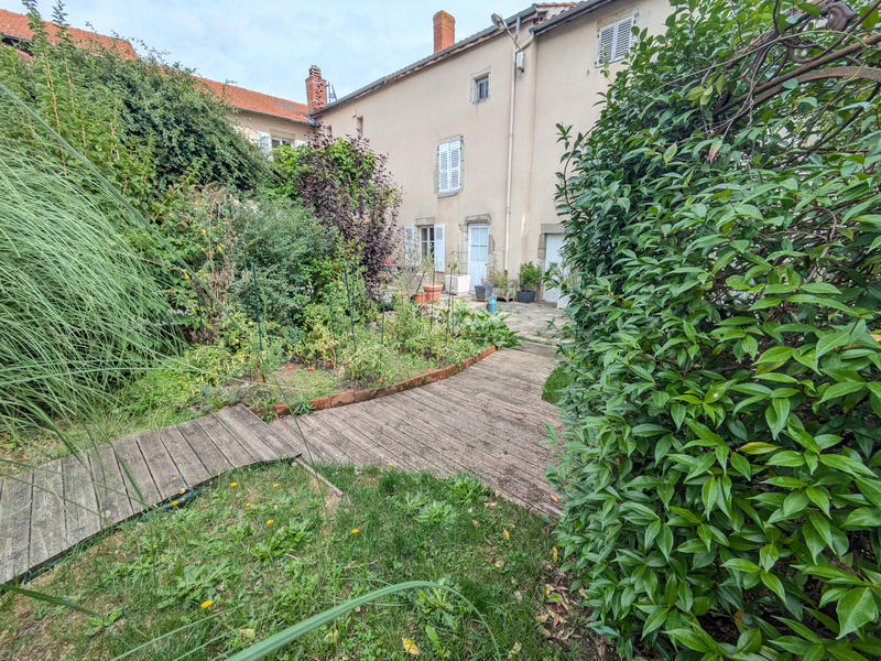 Maison - 307 m² - 16 pièces