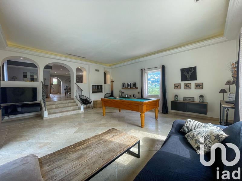 Maison - 187 m² - 5 pièces