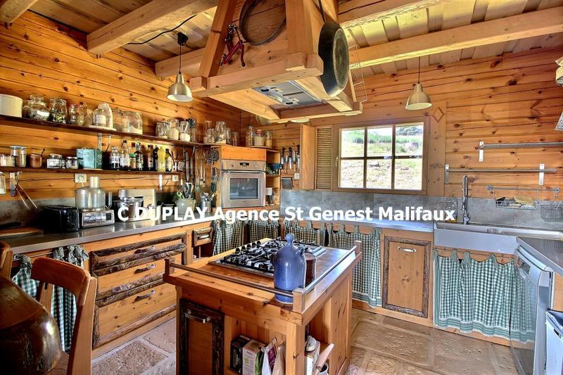 Maison - 140 m² - 8 pièces