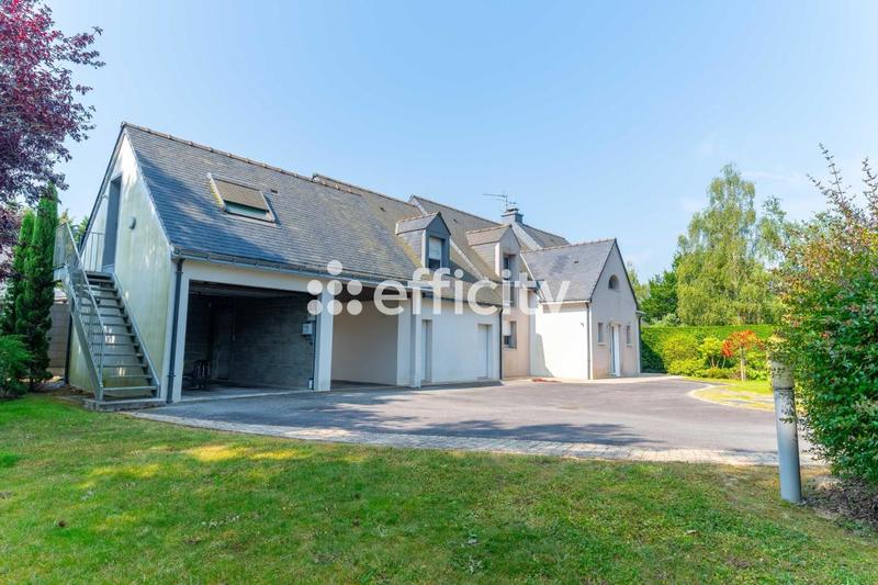 Maison - 232 m² - 11 pièces