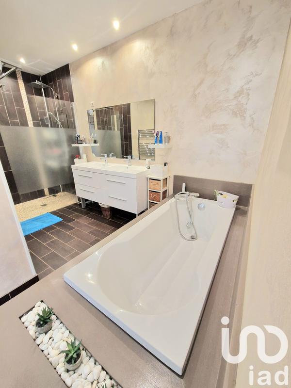 Maison - 351 m² - 12 pièces