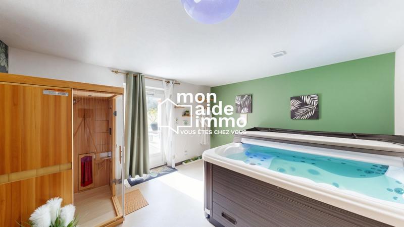 Maison ancienne - 586 m² - 8 pièces