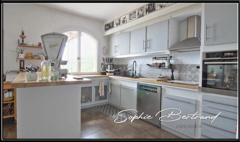 Maison - 236 m² - 9 pièces