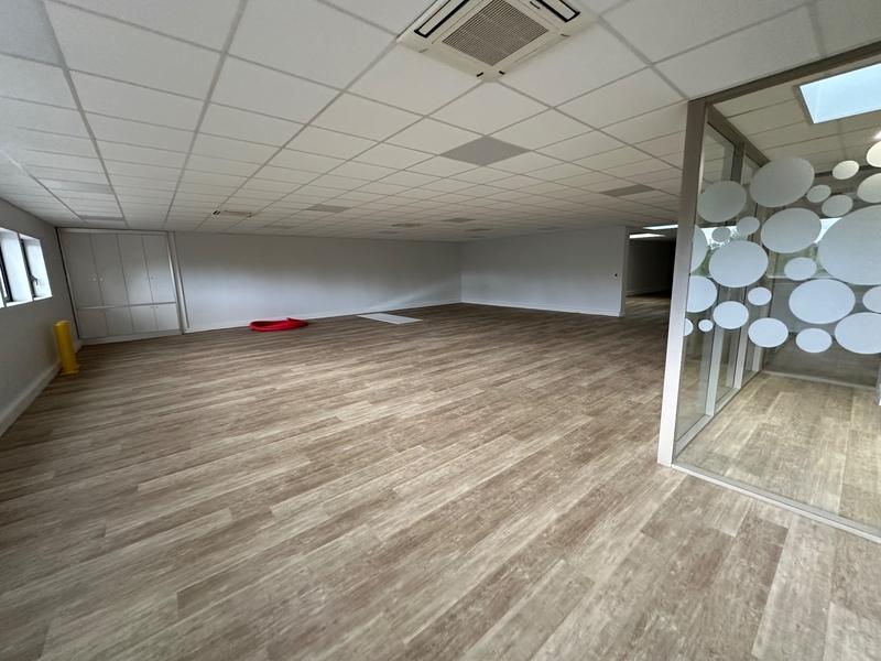 Bureau - 249 m² - 2 pièces