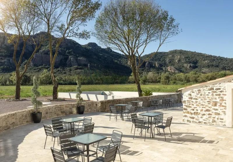 Mas - 800 m² - 15 pièces