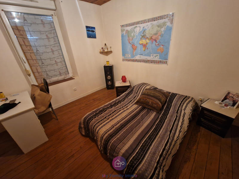 Maison - 227 m² - 15 pièces