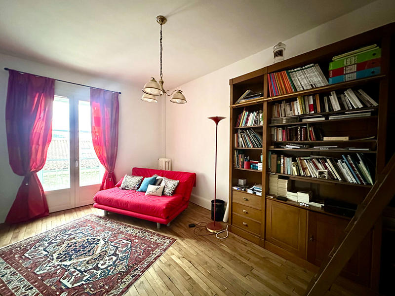 Appartement - 186 m² - 6 pièces
