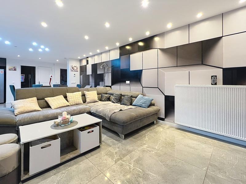 Appartement - 125 m² - 5 pièces