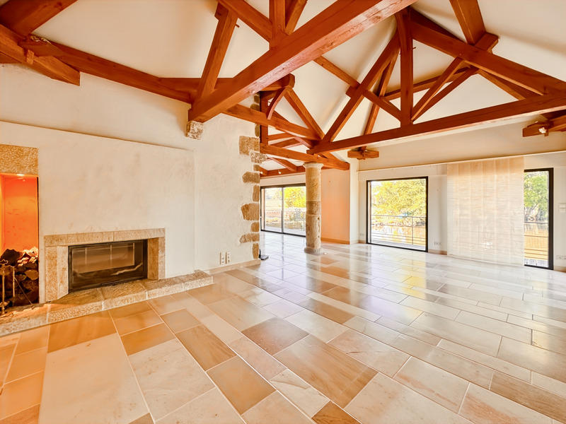 Maison - 346 m² - 11 pièces