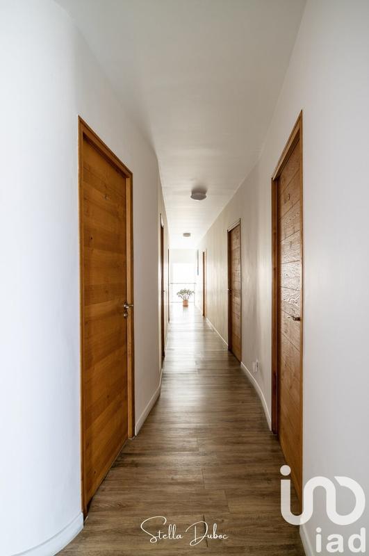 Maison - 282 m² - 9 pièces