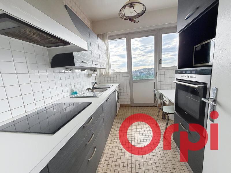 Appartement - 90 m² - 4 pièces