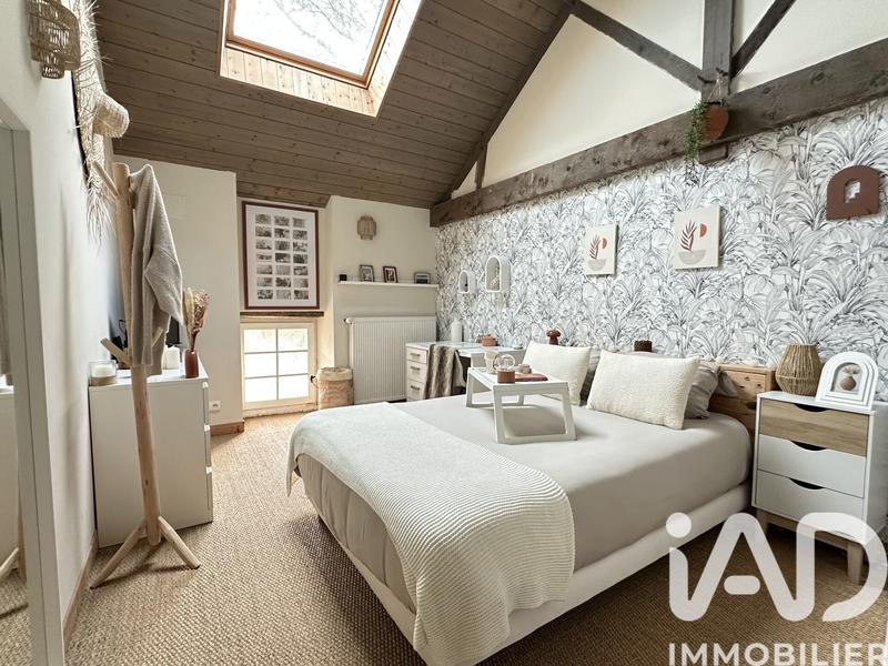 Maison - 256 m² - 10 pièces