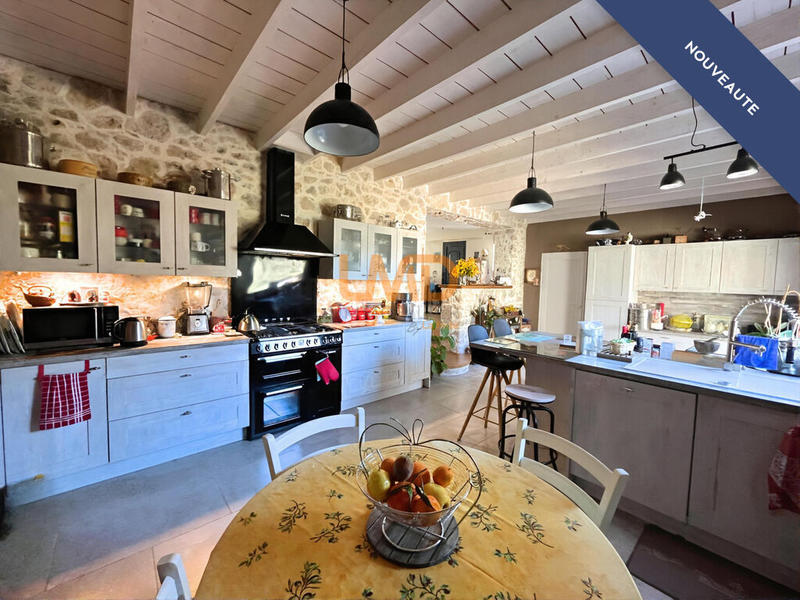 Propriété - 171 m² - 5 pièces