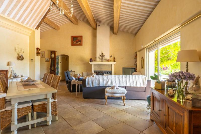 Mas - 240 m² - 6 pièces