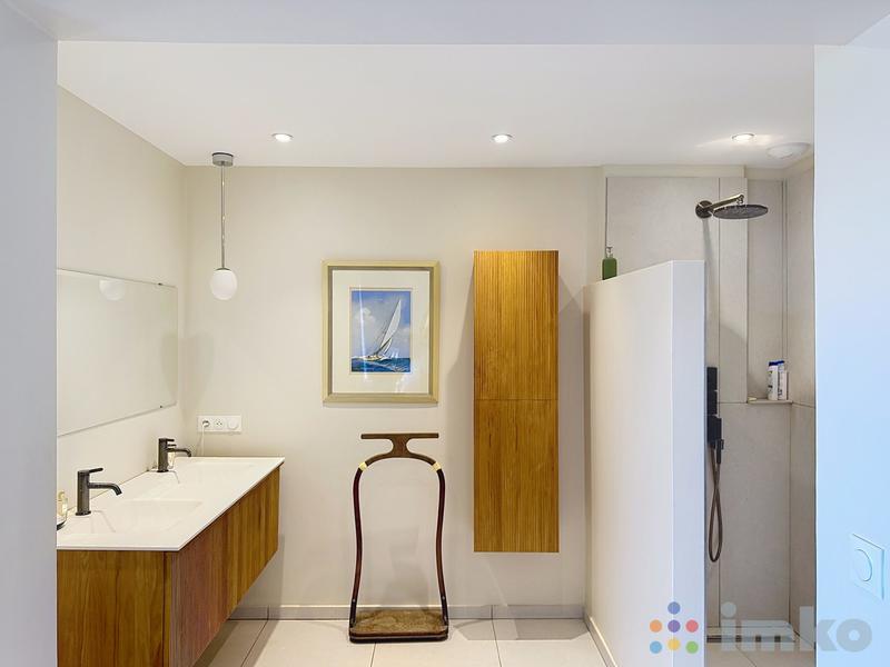 Maison - 170 m² - 6 pièces