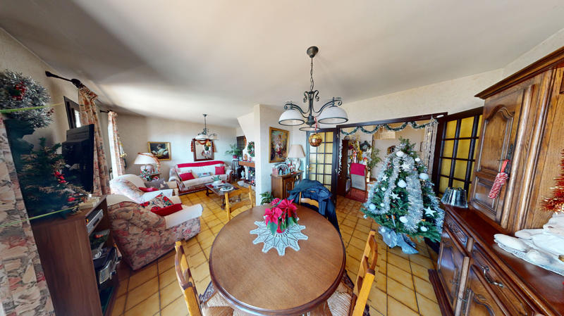 Maison - 200 m² - 5 pièces