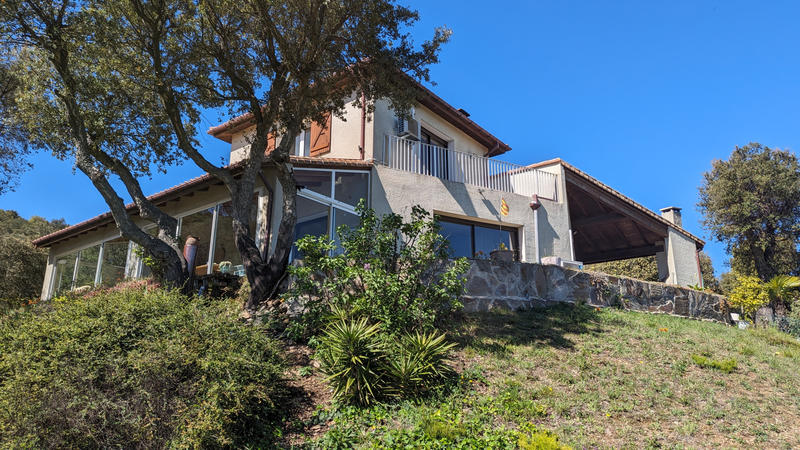 Propriété - 270 m² - 8 pièces