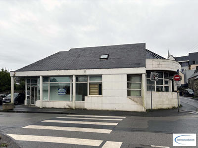 Local commercial - 132 m² - 6 pièces