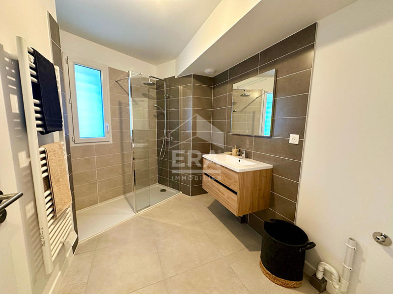 Appartement - 79 m² - 3 pièces