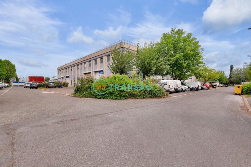 Local d'activité / Entrepôt - 358 m²