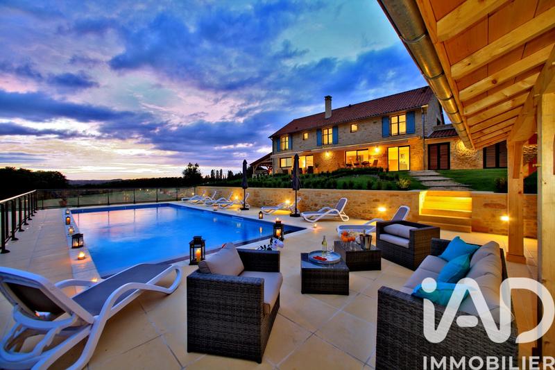 Maison - 760 m² - 21 pièces