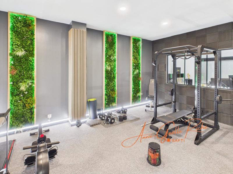 Maison - 210 m² - 6 pièces