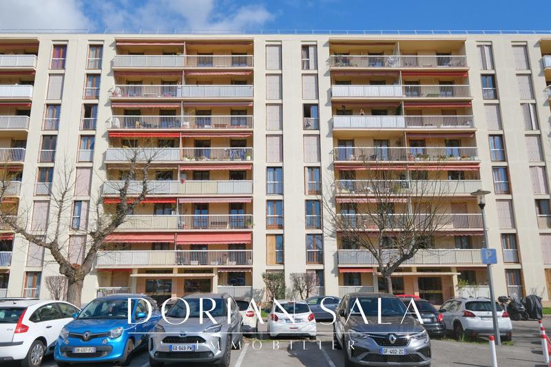 Appartement - 86 m² - 4 pièces