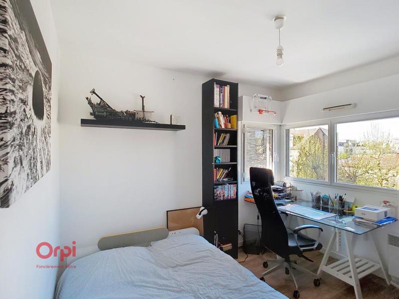 Appartement - 94 m² - 4 pièces