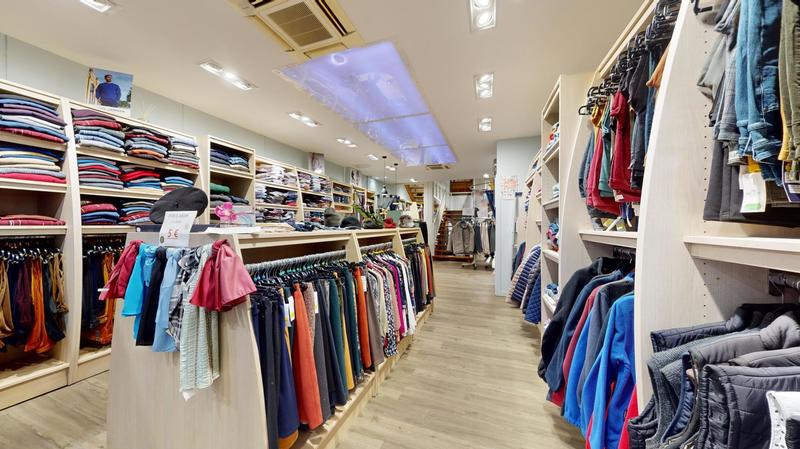 Local commercial - 270 m² - 7 pièces