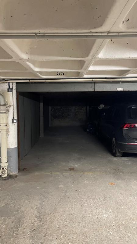 Parking / Garage