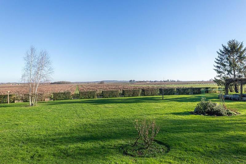 Maison - 327 m² - 7 pièces