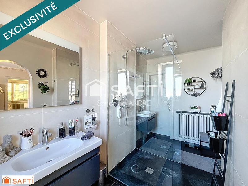 Maison - 260 m² - 10 pièces