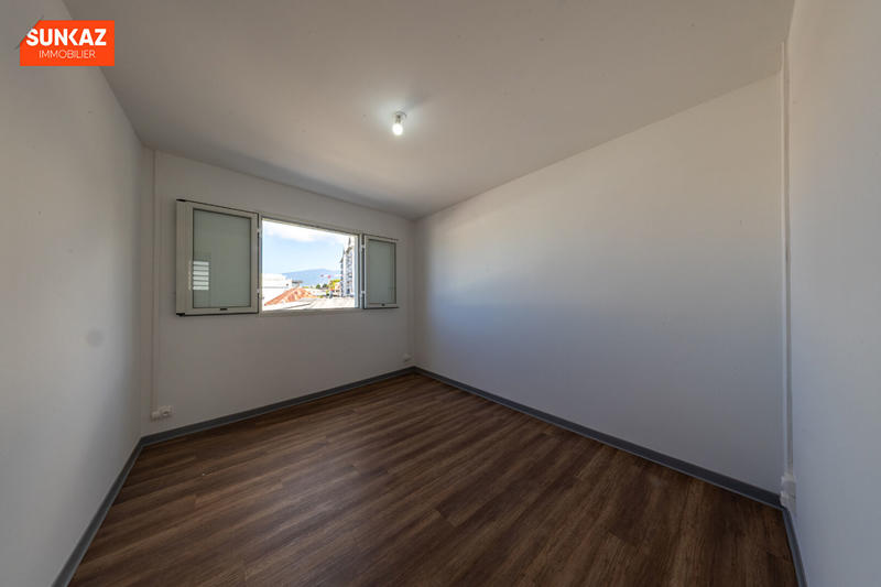 Appartement - 79 m² - 4 pièces