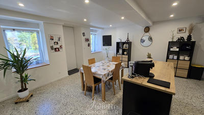 Maison - 135 m² - 1 pièce