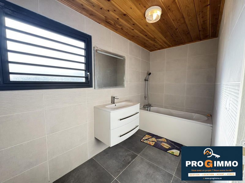 Maison traditionnelle - 90 m² - 4 pièces