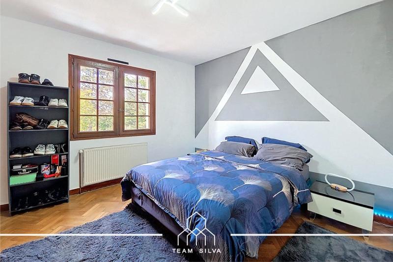 Pavillon - 220 m² - 7 pièces