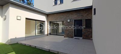 Maison - 121 m² - 5 pièces