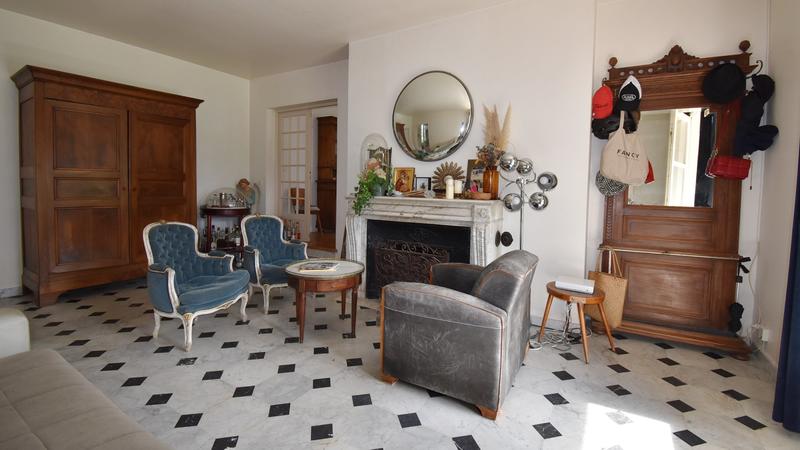 Maison - 219 m² - 6 pièces