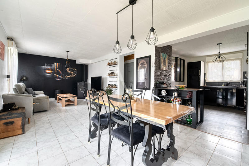 Maison - 96 m² - 6 pièces