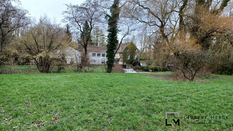 Fonds de commerce - 1 790 m²